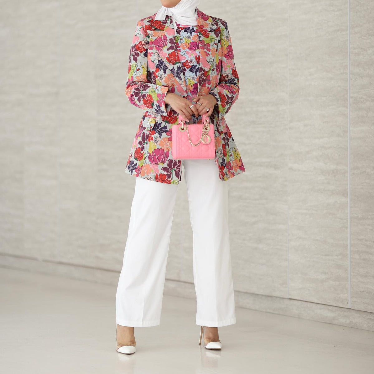 Bloom tank top only بلوزة بدون اكمام