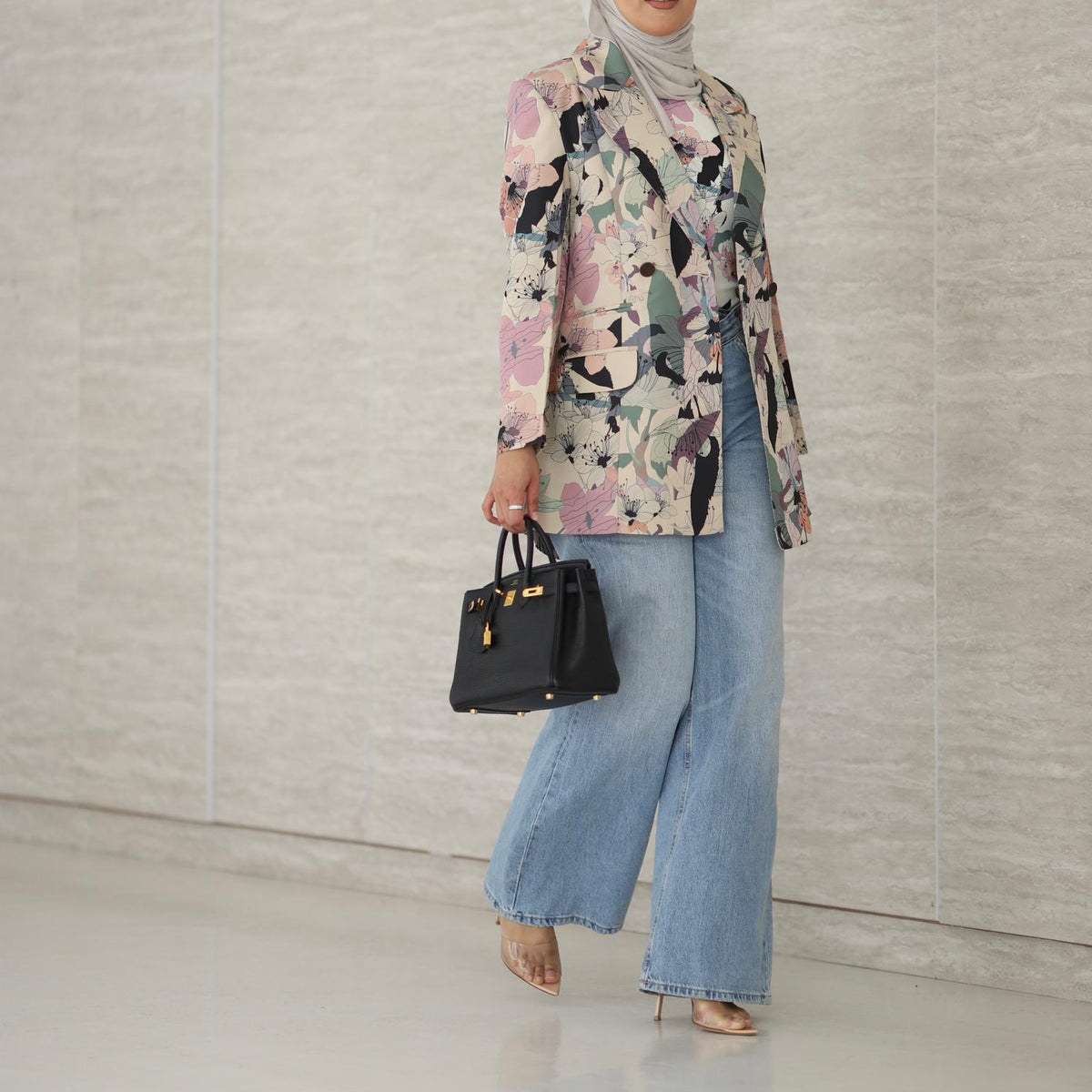 Floral whisper tank top only بلوزة بدون اكمام