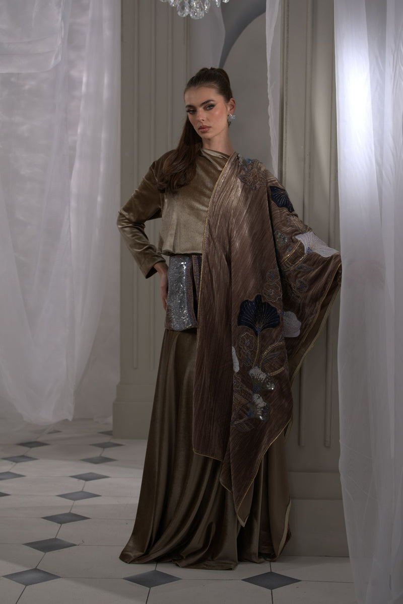 Floral Sovereign with shawls-Beige