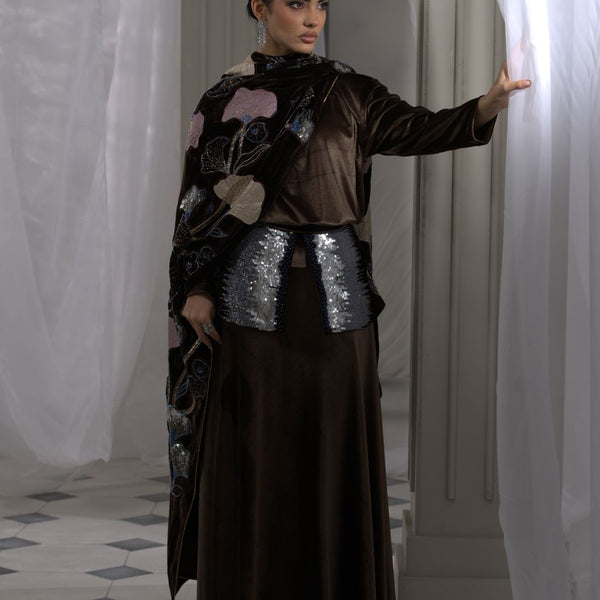 Floral Sovereign with shawls-Brown