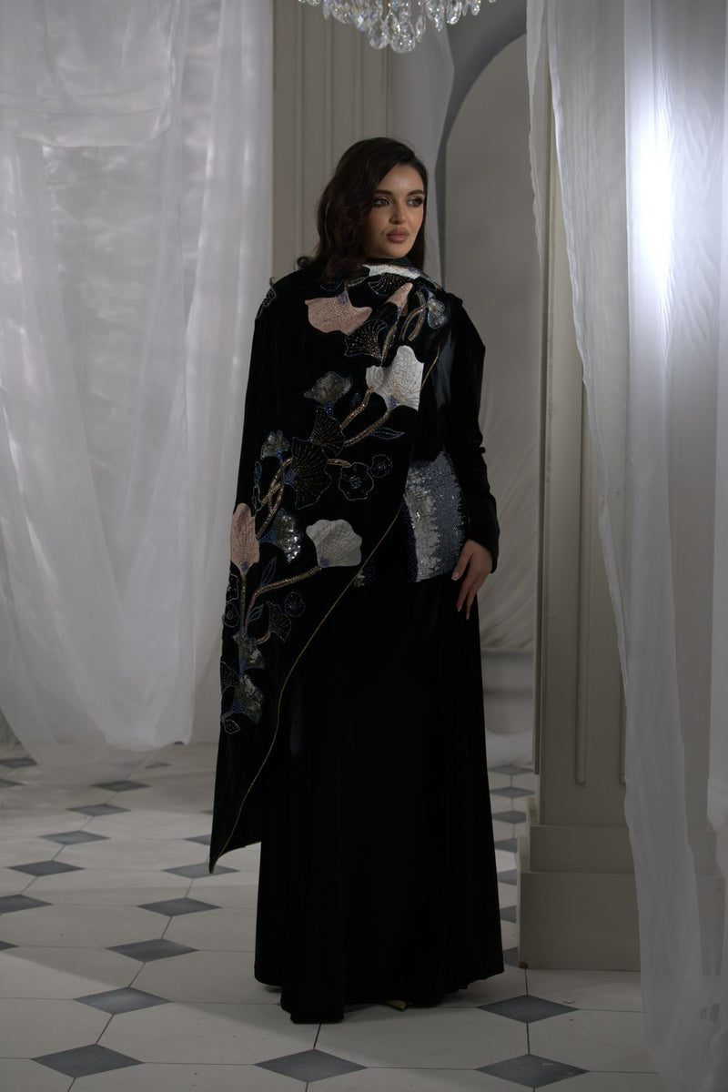 Floral Sovereign with shawls-Black