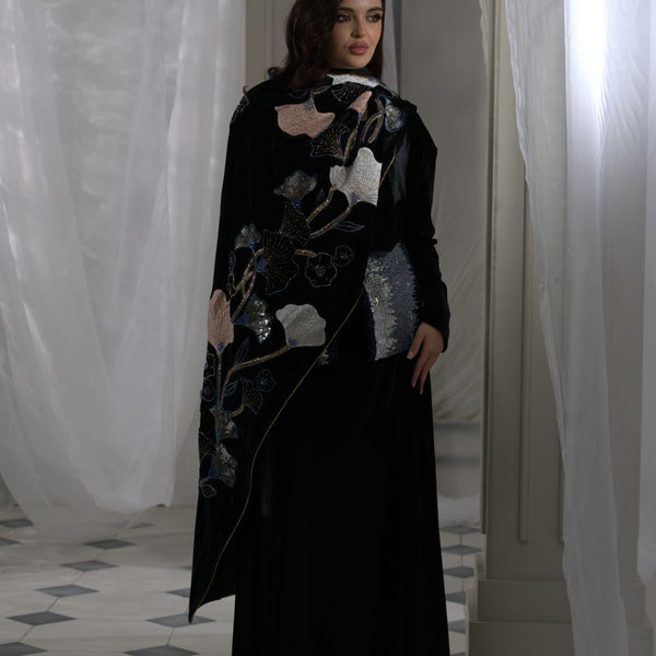 Floral Sovereign with shawls-Black