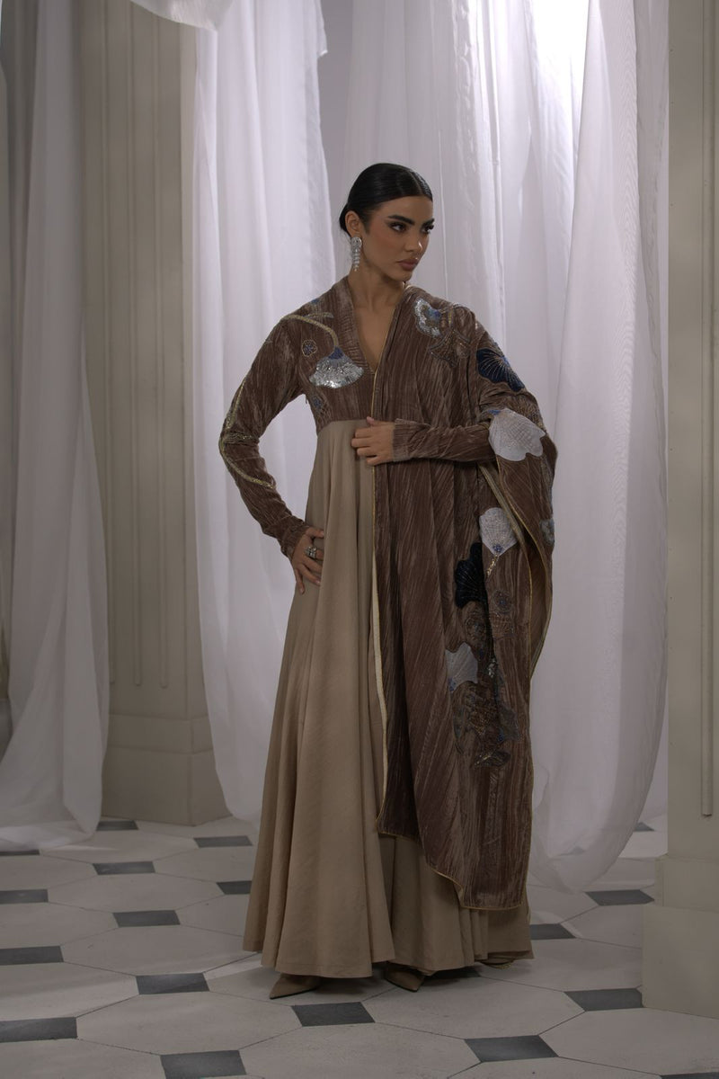 The royal trio Beige - with shawls