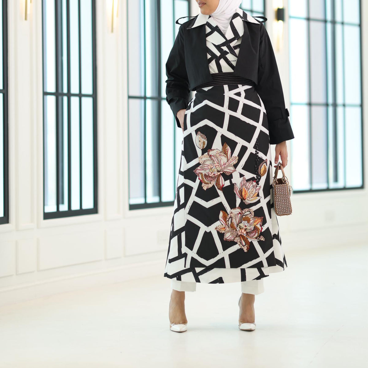 Monochrome Blossom- white